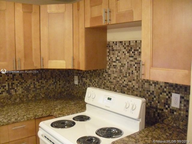 121 Golden Isles Dr 407, Hallandale Beach, FL 33009