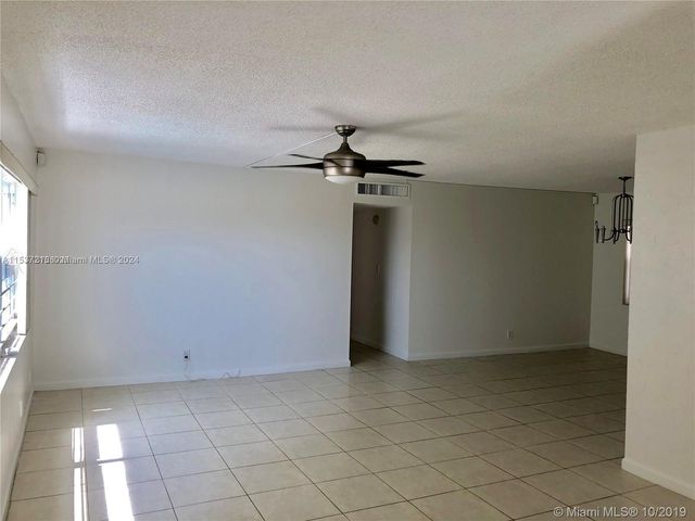 121 Golden Isles Dr 407, Hallandale Beach, FL 33009