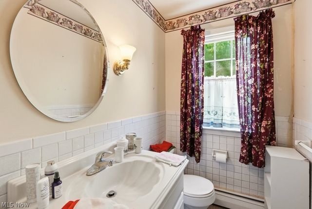 250 E Washington Street, Chagrin Falls, OH 44022