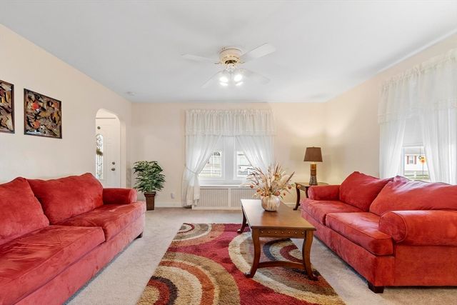 210 7th Avenue, Lowell, MA 01854