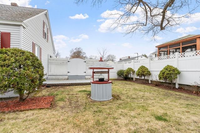 210 7th Avenue, Lowell, MA 01854