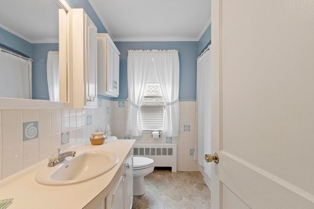210 7th Avenue, Lowell, MA 01854