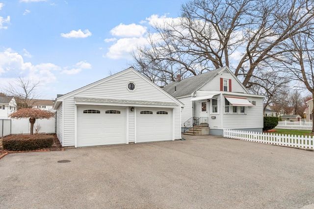 210 7th Avenue, Lowell, MA 01854