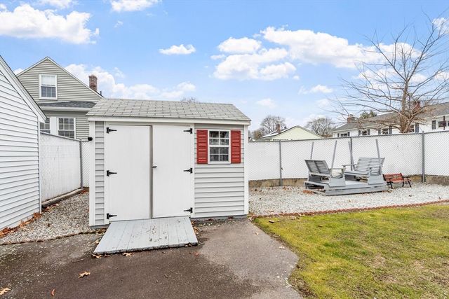 210 7th Avenue, Lowell, MA 01854