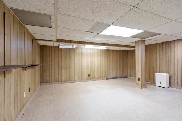 210 7th Avenue, Lowell, MA 01854