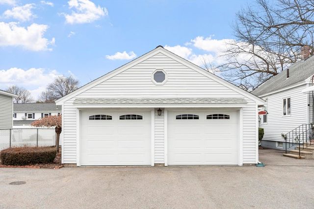 210 7th Avenue, Lowell, MA 01854
