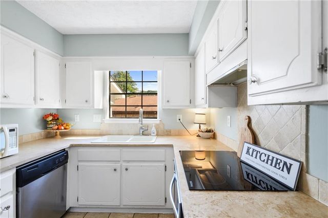 6133 Hampton Oaks Drive, Mobile, AL 36693