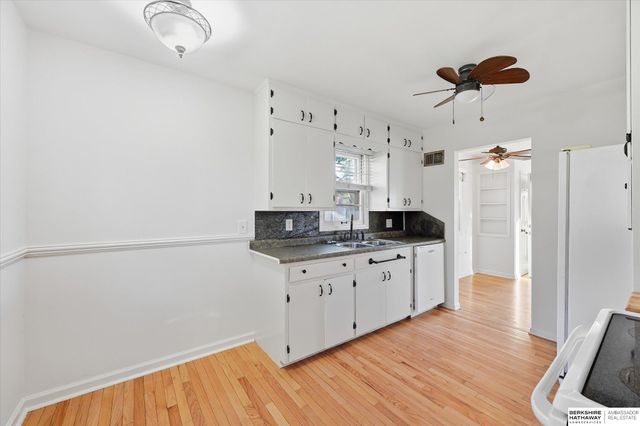 4502 B Street, Omaha, NE 68106