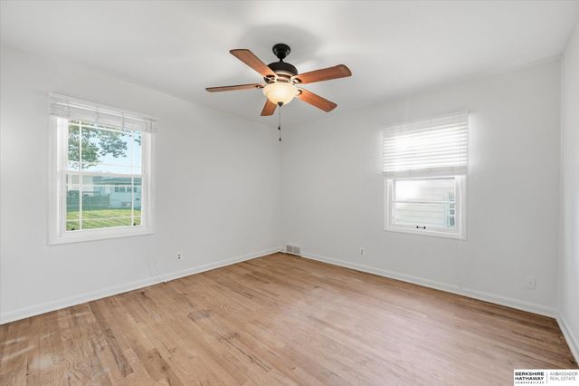 4502 B Street, Omaha, NE 68106