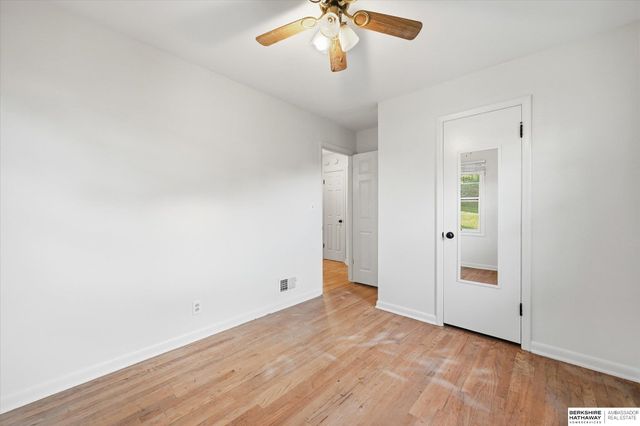 4502 B Street, Omaha, NE 68106