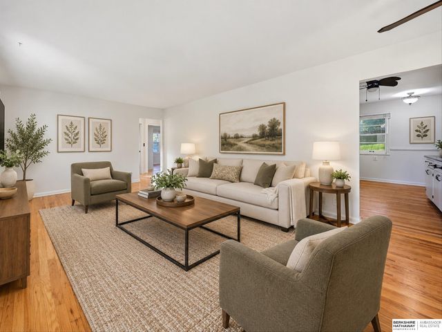 4502 B Street, Omaha, NE 68106