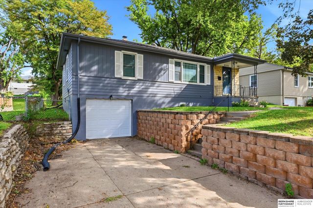 4502 B Street, Omaha, NE 68106