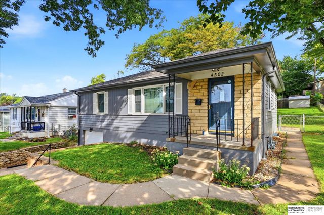 4502 B Street, Omaha, NE 68106