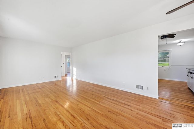 4502 B Street, Omaha, NE 68106