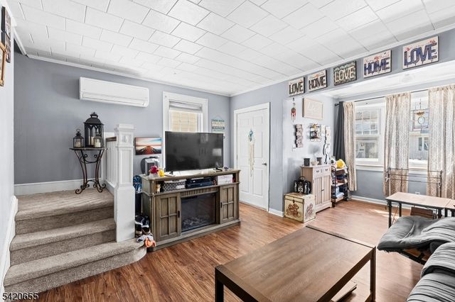 25 Shepherd Pl, Kearny Town, NJ 07032