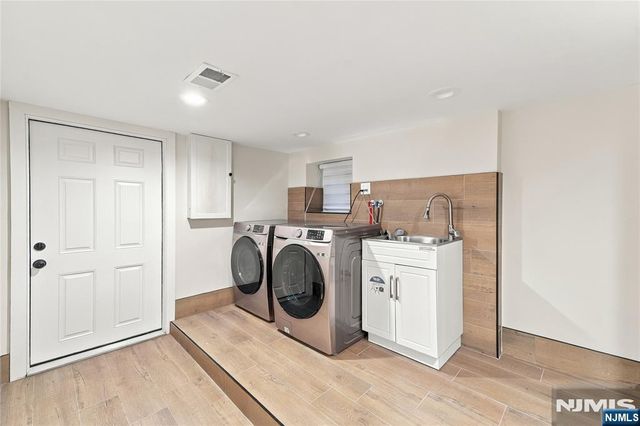 384 Pleasant Avenue, Cliffside Park, NJ 07010