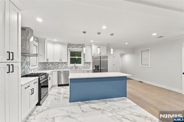 384 Pleasant Avenue, Cliffside Park, NJ 07010