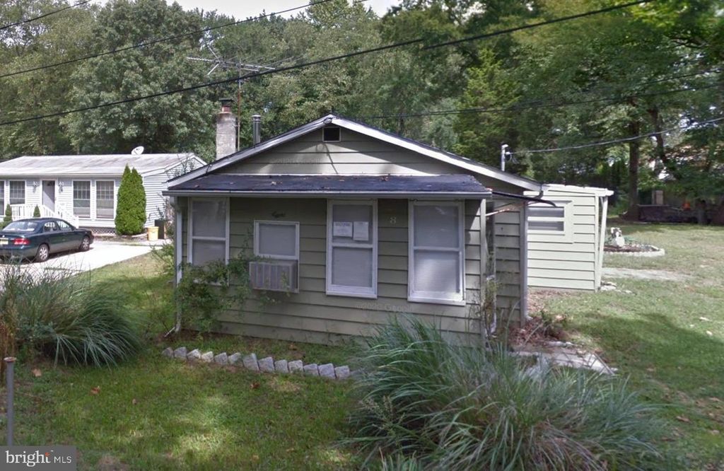 8 CATALPA LN, Willingboro, NJ 08046