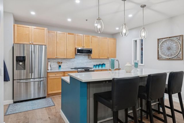 209 8th Street E 201, Saint Paul, MN 55101