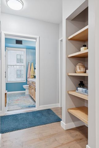 209 8th Street E 201, Saint Paul, MN 55101