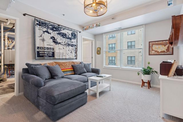 209 8th Street E 201, Saint Paul, MN 55101