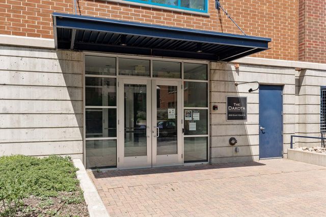 209 8th Street E 201, Saint Paul, MN 55101