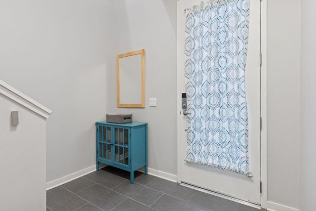 209 8th Street E 201, Saint Paul, MN 55101