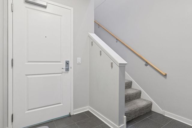 209 8th Street E 201, Saint Paul, MN 55101