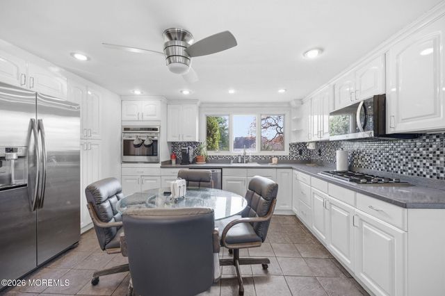 3 Fairfield Court, Manalapan, NJ 07726