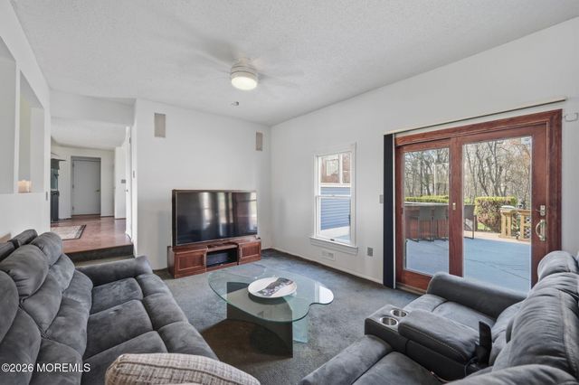 3 Fairfield Court, Manalapan, NJ 07726