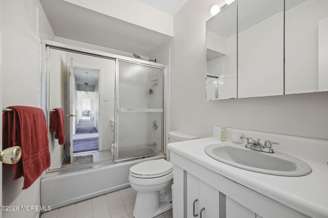 3 Fairfield Court, Manalapan, NJ 07726