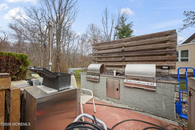 3 Fairfield Court, Manalapan, NJ 07726