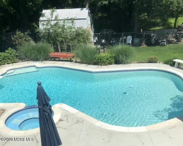 3 Fairfield Court, Manalapan, NJ 07726