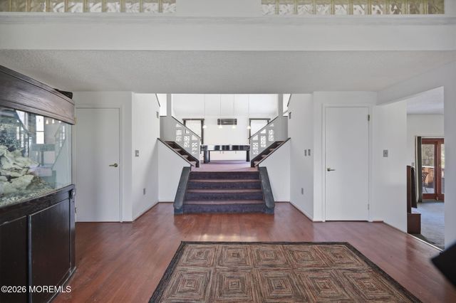 3 Fairfield Court, Manalapan, NJ 07726