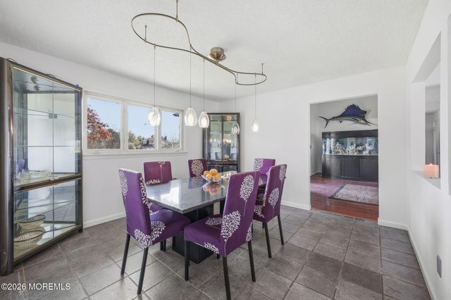 3 Fairfield Court, Manalapan, NJ 07726