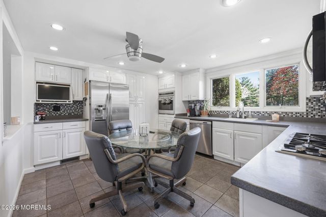 3 Fairfield Court, Manalapan, NJ 07726