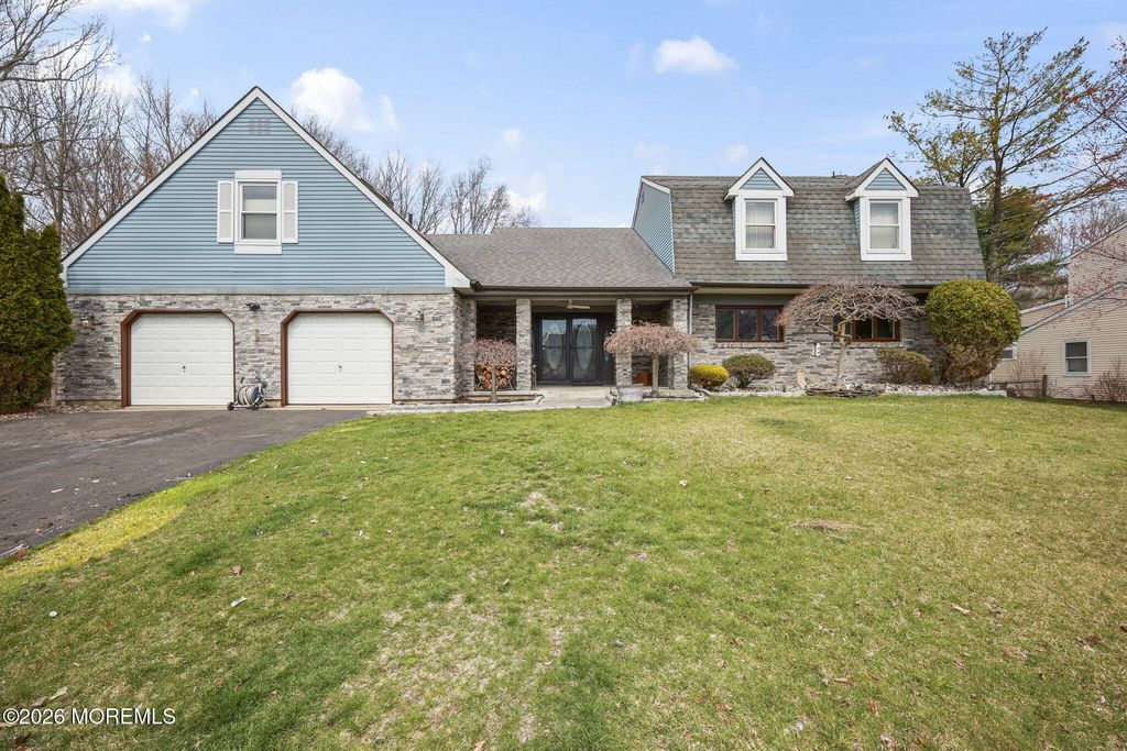 3 Fairfield Court, Manalapan, NJ 07726