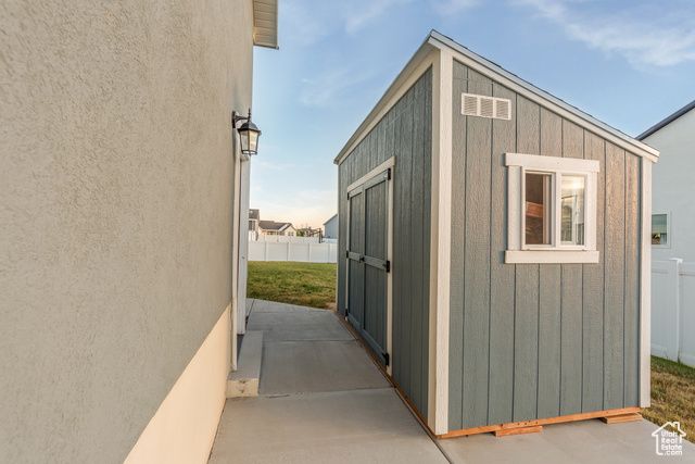 69 W 2200 S, Kaysville, UT 84037