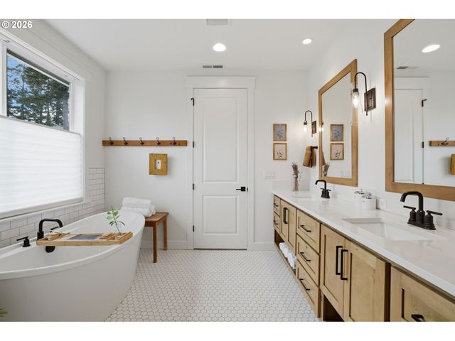 18519 Ne 26TH Dr, Vancouver, WA 98684