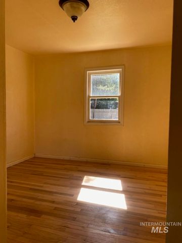123 N Venice St, Nampa, ID 83687