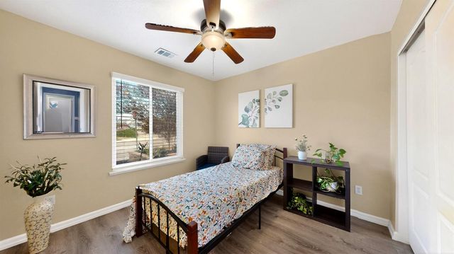 2368 Hearthsong Ct, Riverbank, CA 95367