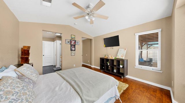 2368 Hearthsong Ct, Riverbank, CA 95367