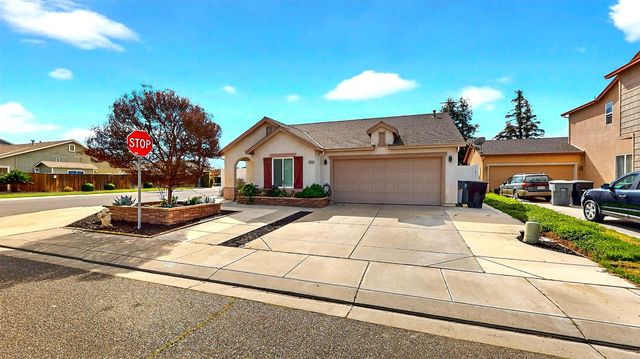 2368 Hearthsong Ct, Riverbank, CA 95367