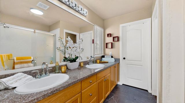 2368 Hearthsong Ct, Riverbank, CA 95367