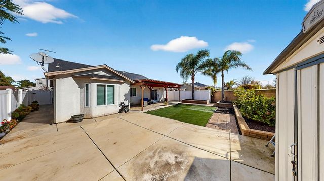 2368 Hearthsong Ct, Riverbank, CA 95367