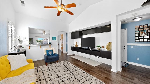 2368 Hearthsong Ct, Riverbank, CA 95367