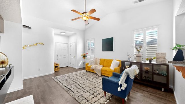 2368 Hearthsong Ct, Riverbank, CA 95367