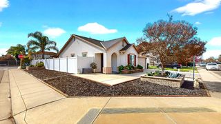 2368 Hearthsong Ct, Riverbank, CA 95367