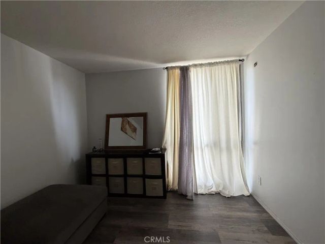8601 International 224, Canoga Park, CA 91304