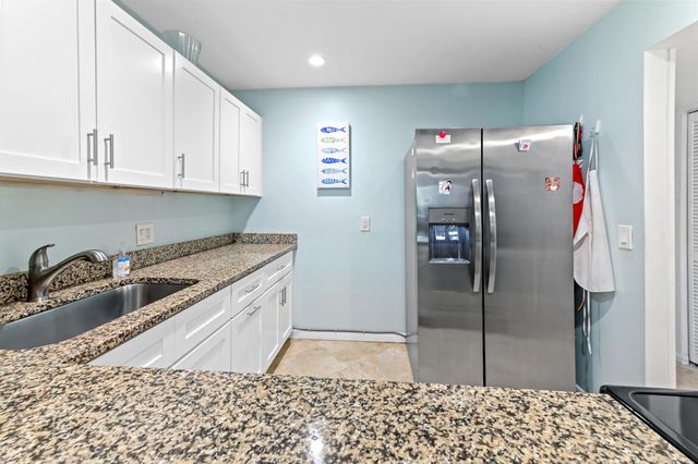 1516 S Lakeside Drive 110, Lake Worth Beach, FL 33460